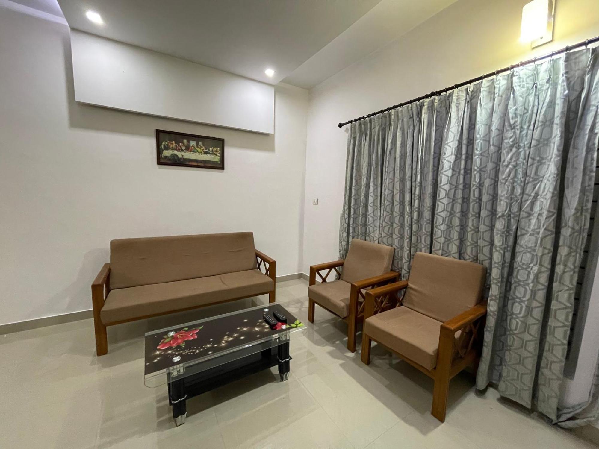Dream Home Kochi Tripunithura ภายนอก รูปภาพ